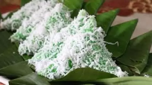 kue lopis